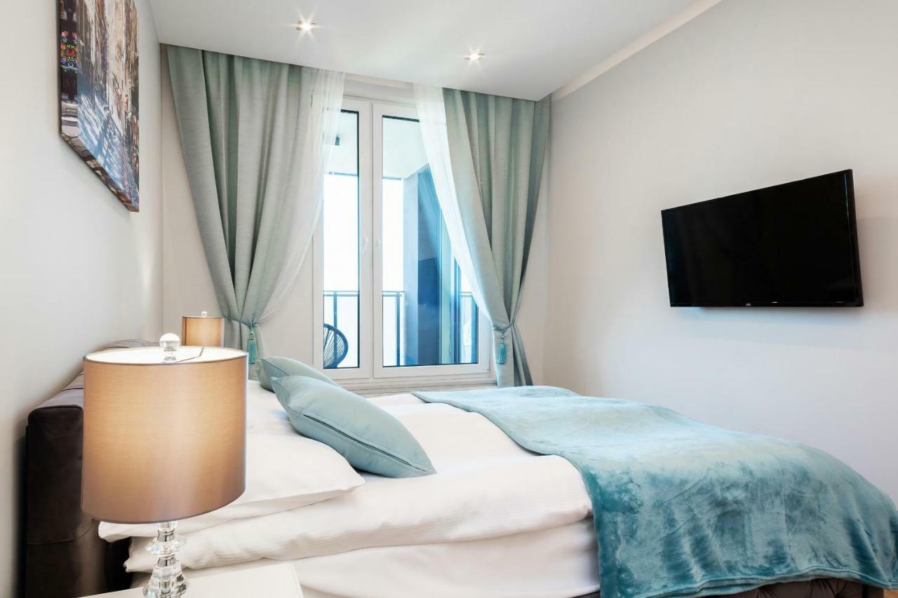 Apartments Aura Sky By Noclegi Renters Varşovia Exterior foto